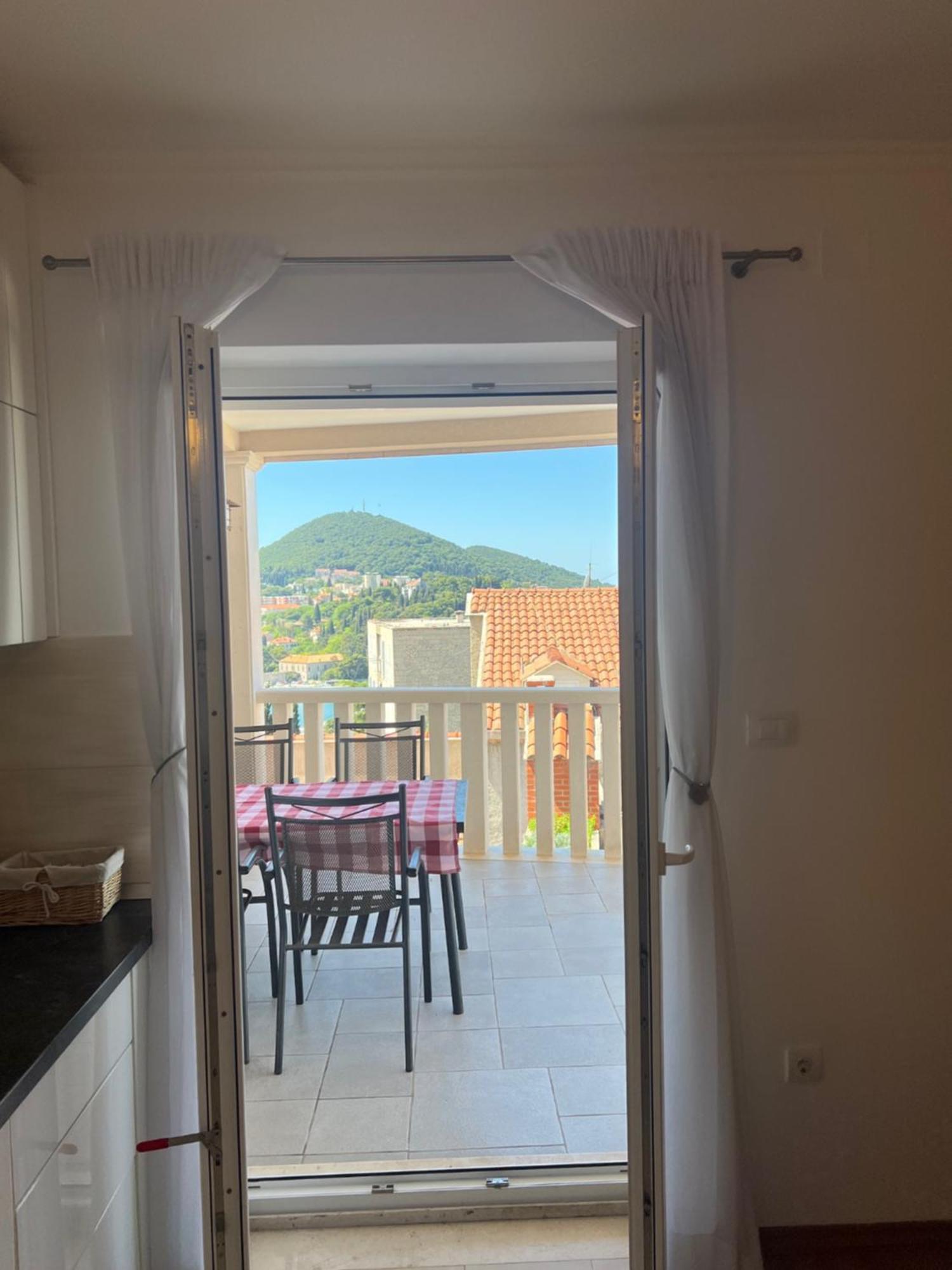 Apartment Violeta 1 With Private Terrace Dubrovnik Exteriör bild